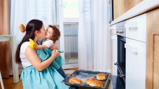 Bambini, meglio un abbraccio che una merendina
