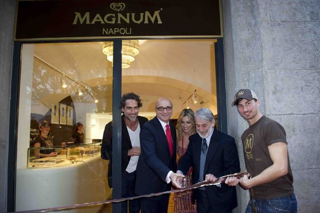 Via Chiaia, tutti pazzi<br />per il Magnum Pleasure