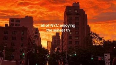 Incredibile tramonto di fuoco a New York: la città si ferma a guardare