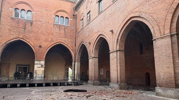 Tromba d’aria su Cremona, danni a Duomo e Comune. Grandinate tra Bresciano, Bergamasca e Brianza