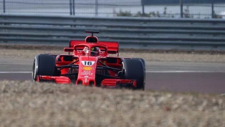 F1, la Ferrari F1-75 accende il motore. Binotto: "Vettura nuova, lavoro di due anni"