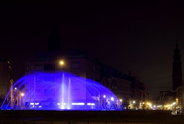 Parma, la fontana di barriera Repubblica diventa gialloblu - Foto 