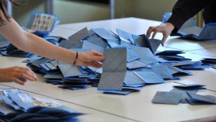 Salerno, pressioni per una candidata al consiglio comunale con il sindaco Napoli: i pm acquisiscono due audio