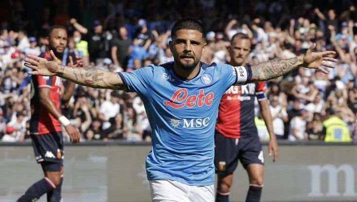 Napoli-Genoa 3-0: festa azzurra, Insigne saluta con un gol. Rossoblù retrocessi in B