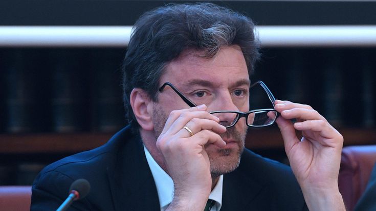Appalti, lite a Palazzo Chigi. Ora la rottura è a un passo. Giorgetti: “Crisi atomica”