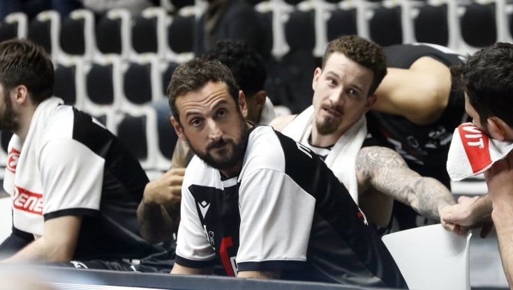 La Virtus affonda, Belinelli sta a guardare