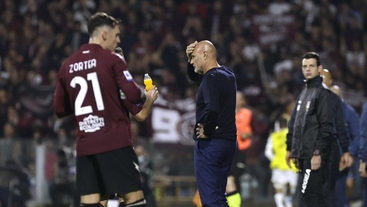 Salernitana, Colantuono: "Potevamo pareggiare, ma questa prestazione ci darà fiducia"