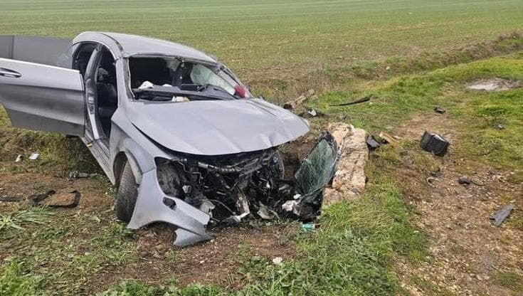 Suv esce fuori strada sulla Laterza-Altamura: morti due fratelli, grave un terzo amico