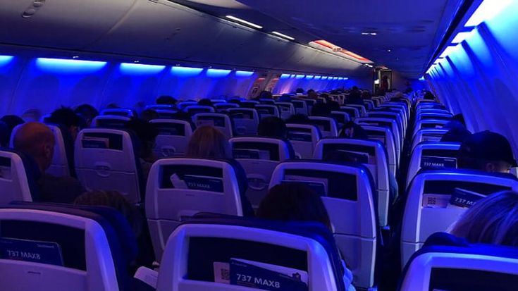 “Sedili installati male su centinaia di aerei Boeing 737 Max. Possono sganciarsi”