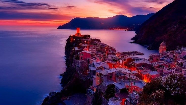 La grande ripartenza del turismo, metà degli italiani ha prenotato