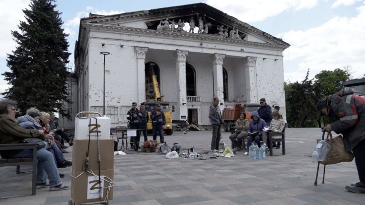 La ricarica collettiva del telefonino in tempo di guerra