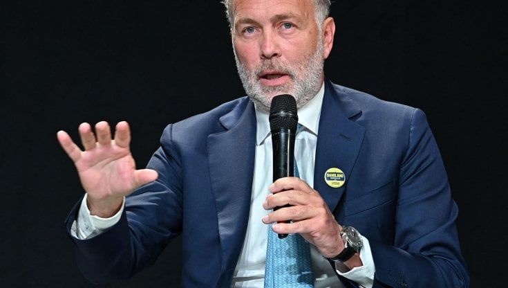 Torino, lo stress da campagna elettorale ferma per un giorno Paolo Damilano. Lieve malore, impegni cancellati 