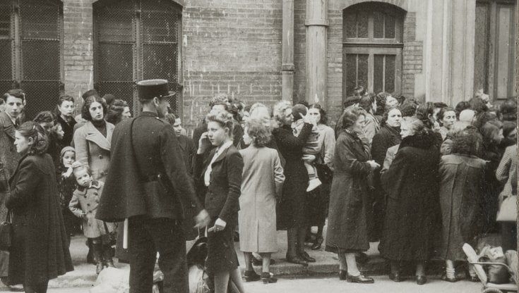 Parigi 1941, le foto mai viste della prima retata contro gli ebrei