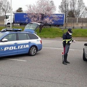 Coronavirus:litiga con fidanzata ed esce,denunciato a Genova 