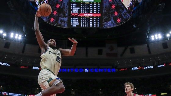 Basket, Nba: Milwaukee inarrestabile, Washington stoppa Miami
