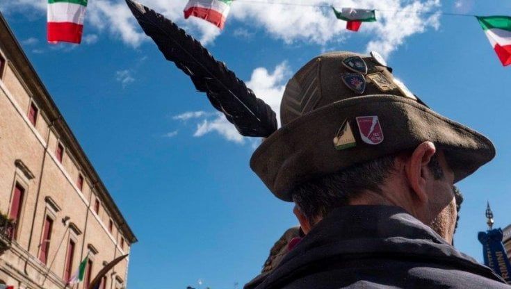 A Rimini il ritorno degli alpini tra polemiche e amarcord: "Vorremmo essere al fronte ad aiutare"