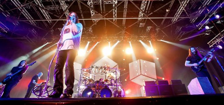 Dream Theater live in Italia. "Prog metal? Nella nostra musica non c'&egrave; nulla di scontato"