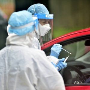 Covid in Emilia-Romagna: 127 nuovi casi, non accadeva dal 4 maggio Tamponi a chi torna dalla Sardegna