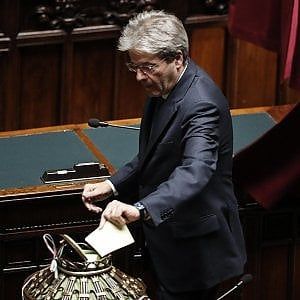 Colle, Gentiloni si è dimesso da presidente del Consiglio: "Orgoglioso di aver servito l'Italia, grazie a tutto il governo" 