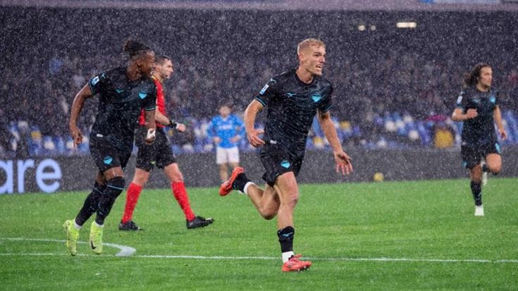 Il Napoli perde in casa con la Lazio e cede il primo posto