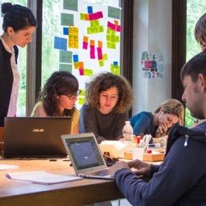 Il figlio ha uno stipendio? Anche se è "modesto" scatta lo stop all'assegno di mantenimento