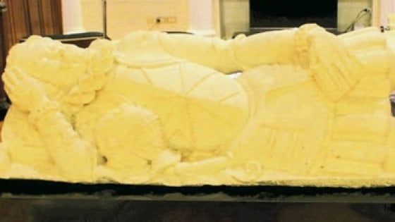 La scultura scomparsa rispunta sul set del film girato a casa di Franco Maria Ricci