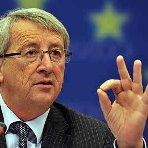 Juncker scrive a Renzi: "Bene la tua iniziativa sui migranti"