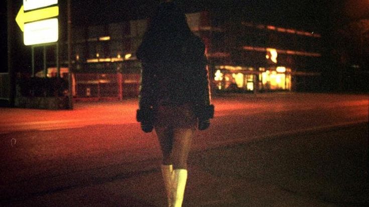 Truffavano donne trans e le facevano prostituire, famiglia condannata