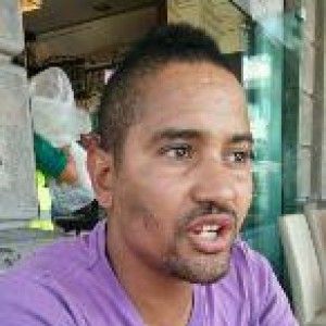 Aziz, il maratoneta in fuga da se stesso