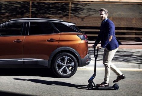 Peugeot E-Kick, la rivoluzione passa dal monopattino