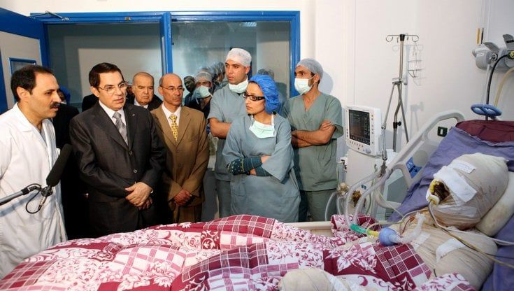 Tunisia, le fiamme di Mohamed che bruciano un'epoca