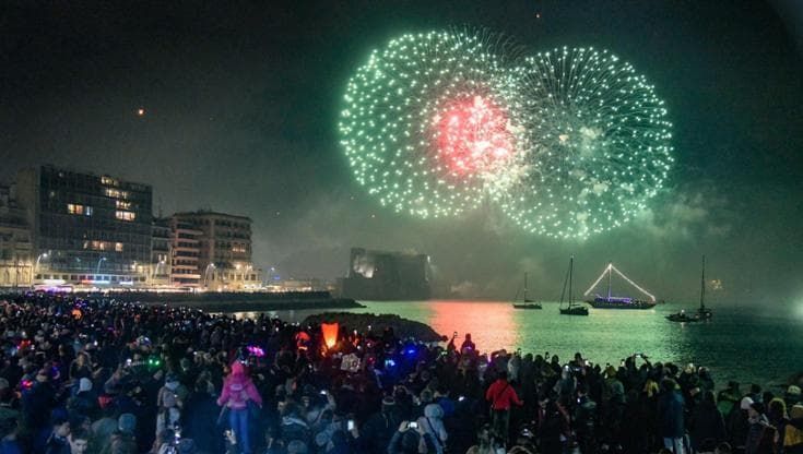 Capodanno, maxi isola pedonale metropolitane e parcheggi no stop