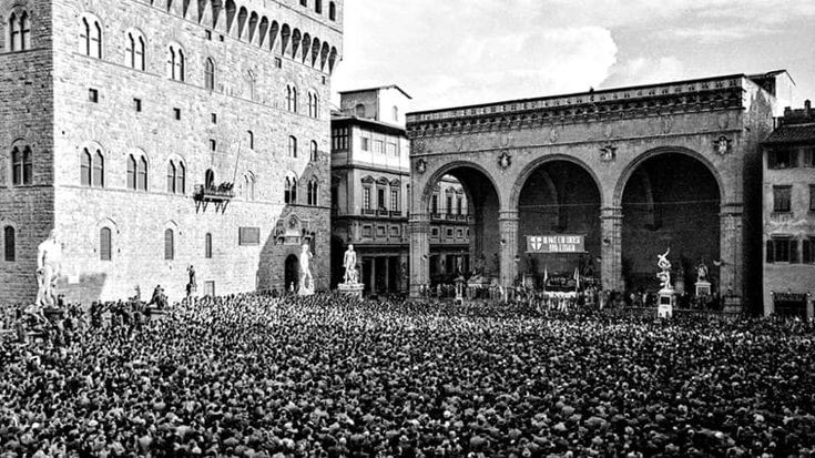 Foto Locchi in mostra, trent’anni di scatti nella città che cambiava