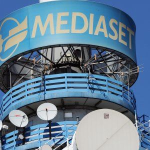 Mediaset in ribasso dopo i conti e lo stop alla vendita di Premium