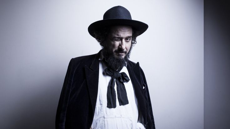 Vinicio Capossela: “Canterò alla luna per difenderla meglio”