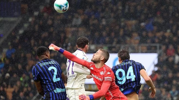 Fiorentina sempre più giù, un’ora di resistenza poi con l’Inter l’ennesimo crollo (3-0)