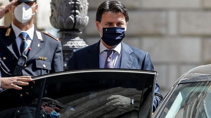 Covid, la sfida di Conte: “La commissione mi senta ma non intendo lasciarla”