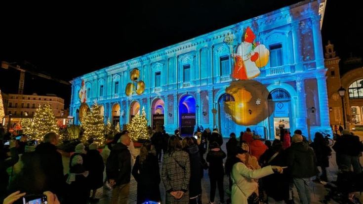 San Nicola e la goccia dell’acqua: in piazza del Ferrarese il videomapping dell’Acquedotto