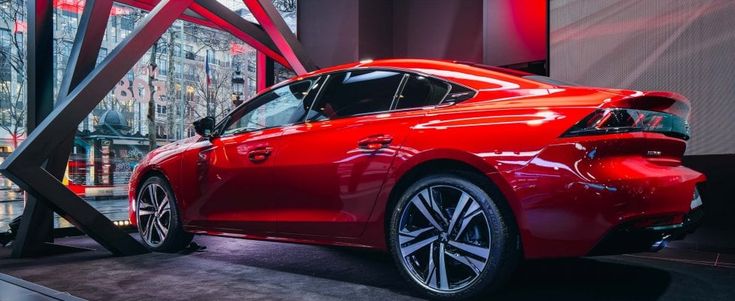 Nuova Peugeot 508, l'anteprima più chic del mondo