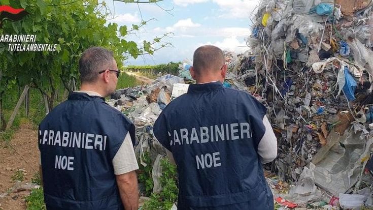 Salerno, scoperto traffico di rifiuti: in 8 agli arresti domiciliari