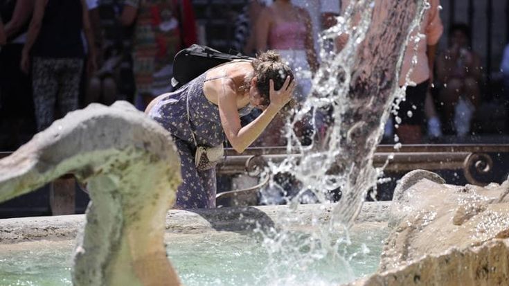 La capitale che scotta, Roma sfiora i 45 gradi: l’allarme di Greenpeace