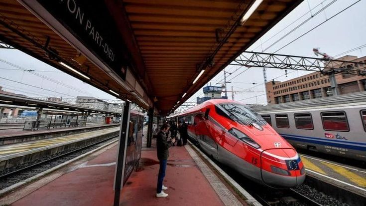 Treni, da ottobre stop al Frecciarossa fra Taranto e Roma: per i viaggiatori solo bus e Intercity