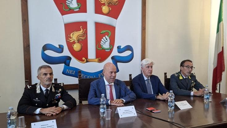 A Bari 7 smartwatch speciali per tutelare donne vittima di violenza: “Alert in caso di aggressione”