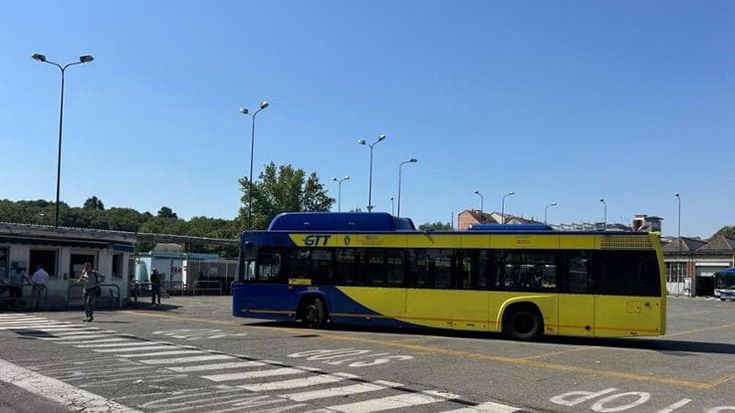 Schiacciata da un bus addetta Gtt è gravissima
