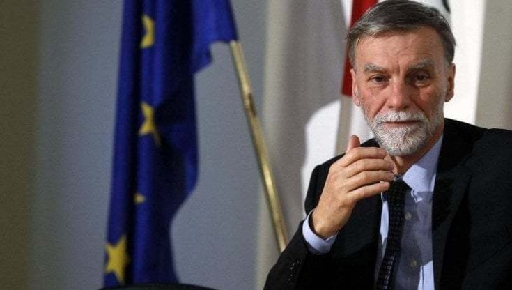 Delrio: "Basta polemiche da social il nemico è il sovranismo, non il Pd"