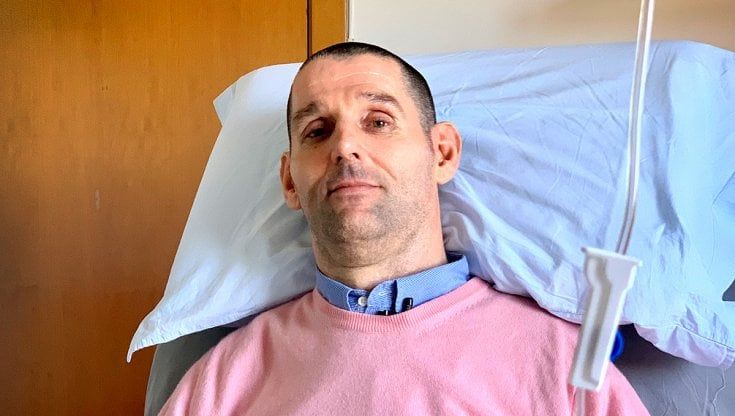 Suicidio assistito, chi era "Mario" Federico Carboni. L'incidente, la madre e le sue ultime parole: "Ora sono libero di volare"