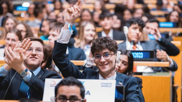 Giovani, 4.000 studenti da 140 Paesi simulano un’assemblea Onu e parlano di pace e solidarietà