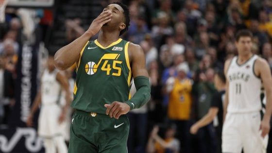 Basket, Nba: Mitchell stende i Bucks, disastro Lakers contro i Suns