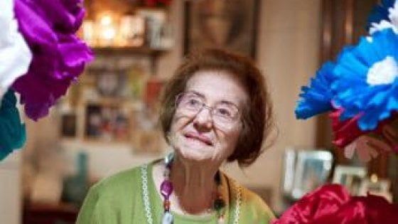 Vendeva fiori di carta a San Gregorio Armeno: muore a 94 anni Concetta Ferrigno