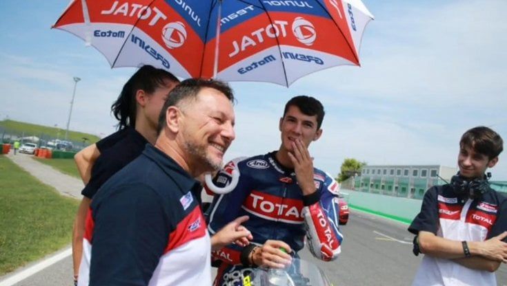 La vedova di Gresini corre per lui: "Porto avanti la scuderia nel suo nome, e gli chiedo consiglio"